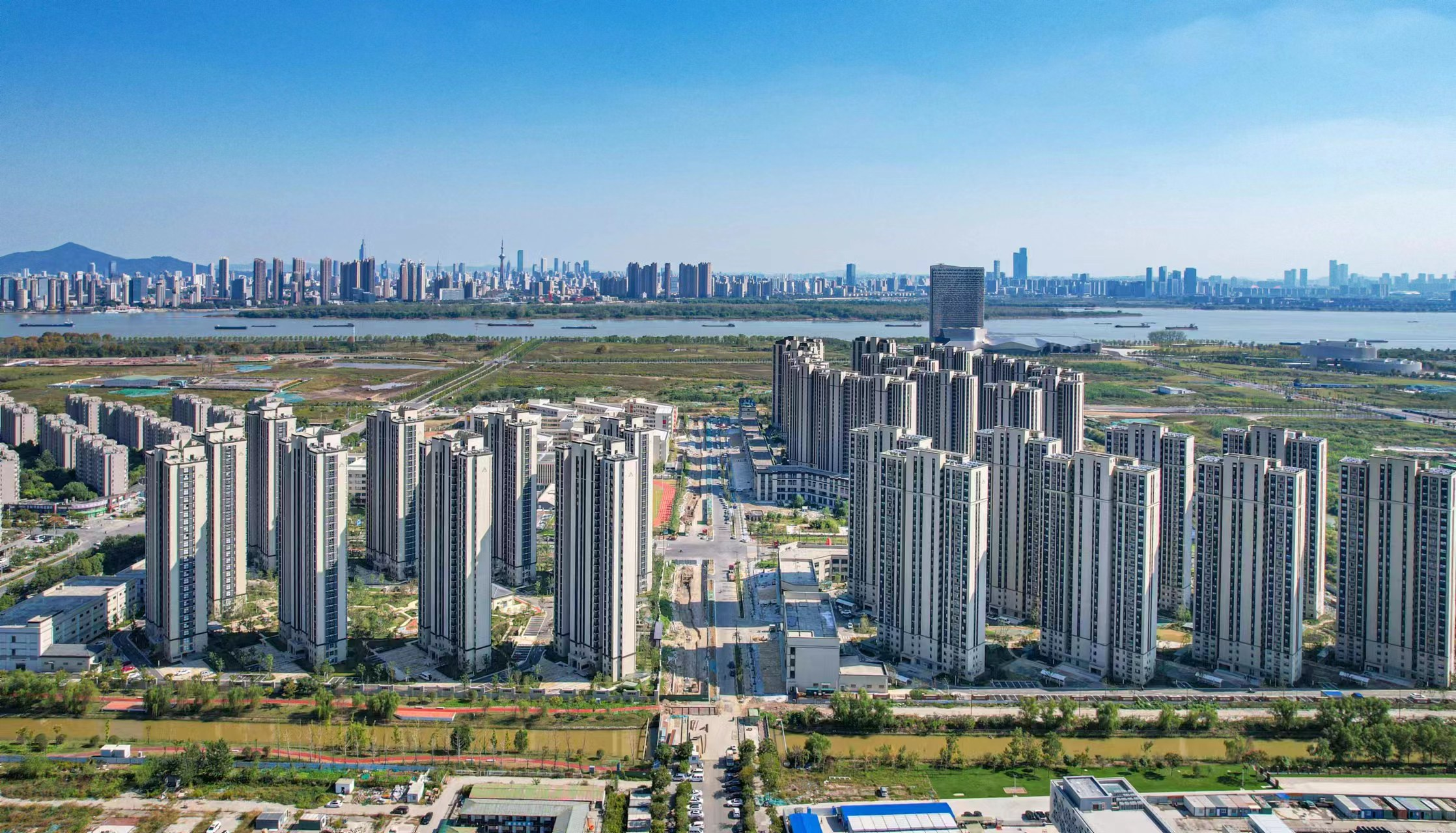 迎新年住新家——壹号平台注册链接_壹号平台下载安装官网首页承建的两处安置房小区正式交付入住！